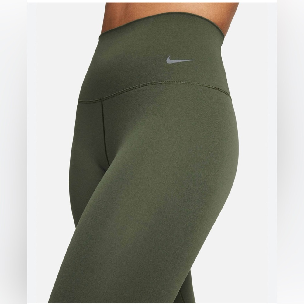 NIKE dri-fit capri leggings dark green. Size S